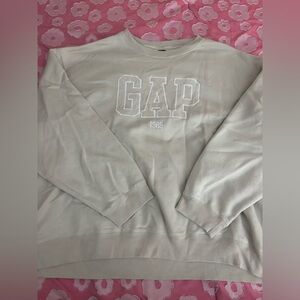 GAP beige crewneck